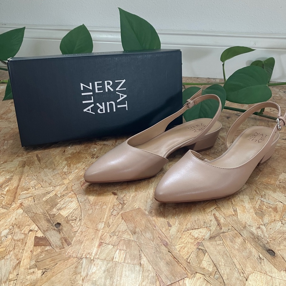 Naturalizer Banks Pump